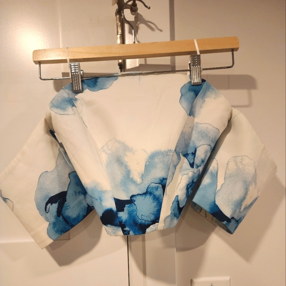 Keepsake the Label blue and white printed crop